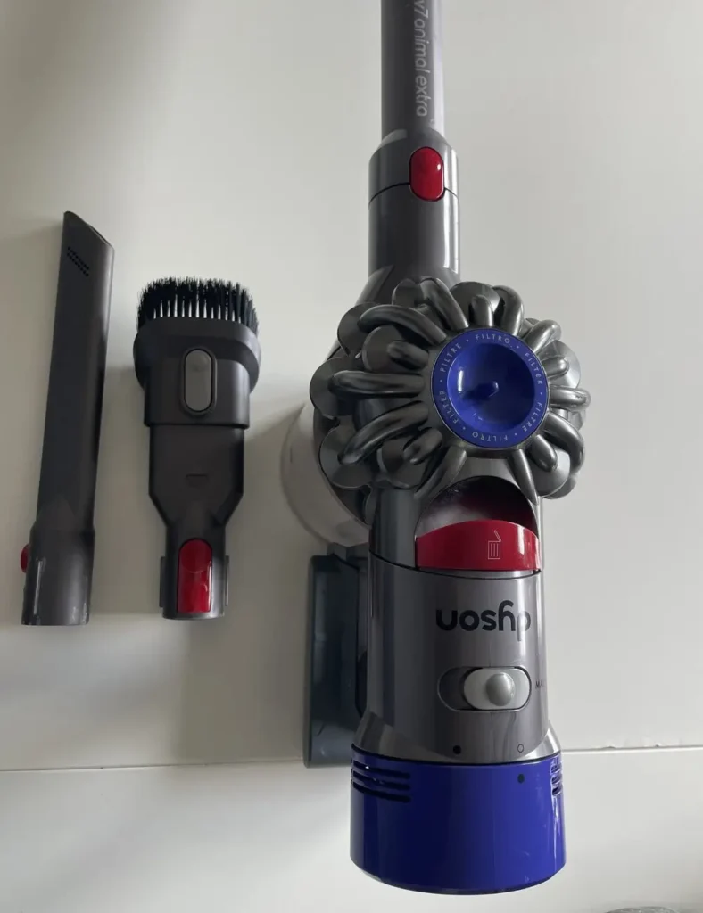 skaftdammsugare-test-dyson-v7-animal Dyson V7 Animal testas i praktisk användning